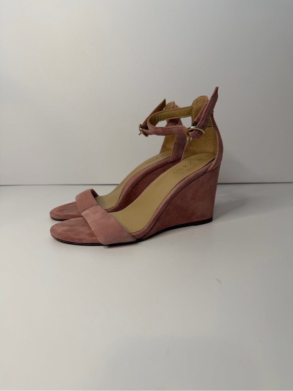 Naturalizer Kierra Rosewood Suede Wedge Sandals Ankle Strap Size 7M